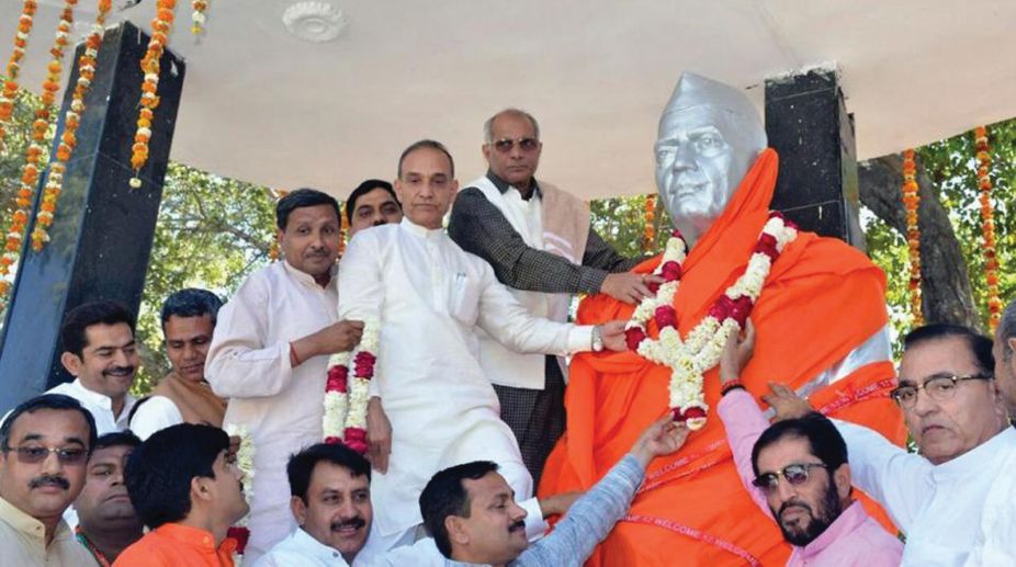 Stir over ‘saffronising’ Charan Singh’s statue