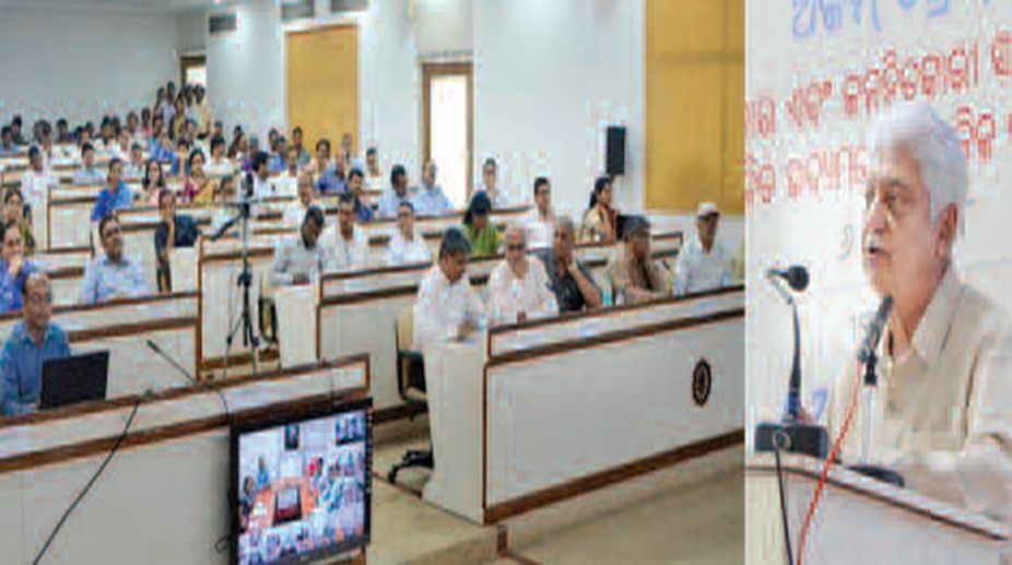 Azim Premji seeks govt, non-government collaboration for sustainable development