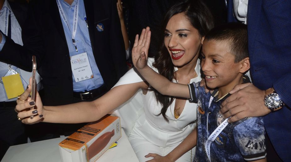Manushi Chhillar gives a FINE start to innovation fest