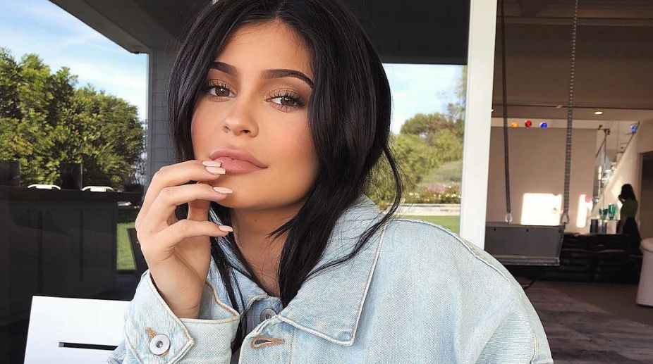 Trolls ‘nail’ mother  Kylie Jenner over picture