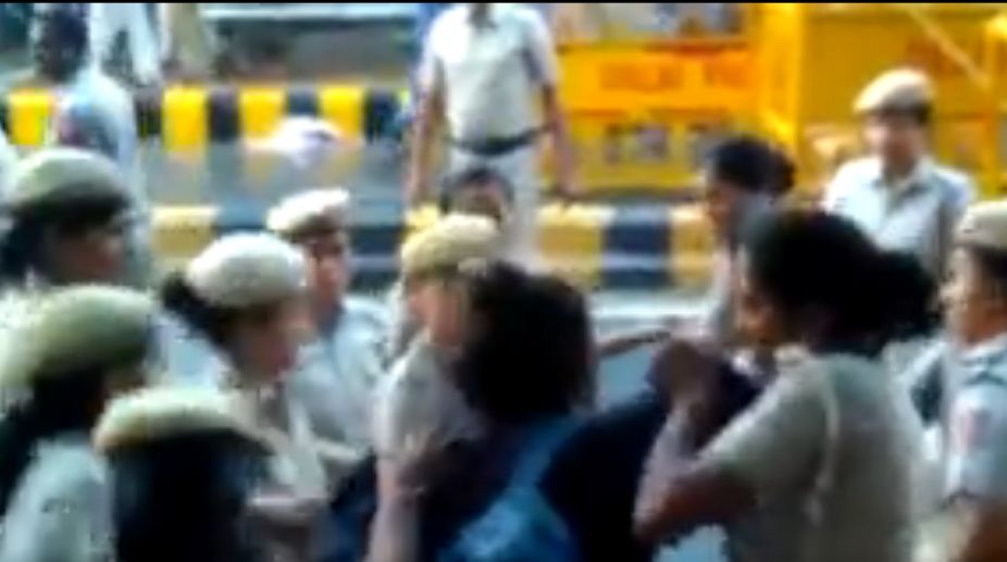JNU protest: Photojournalist assaulted by Delhi Police, camera confiscated