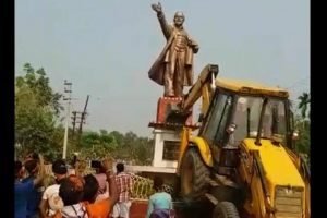 Head of demolished Lenin statue kept taken to civic body premises