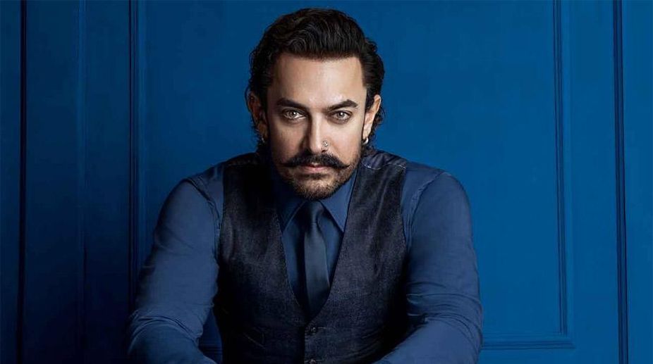 Aamir Khan visits college to spread awareness about Paani foundation