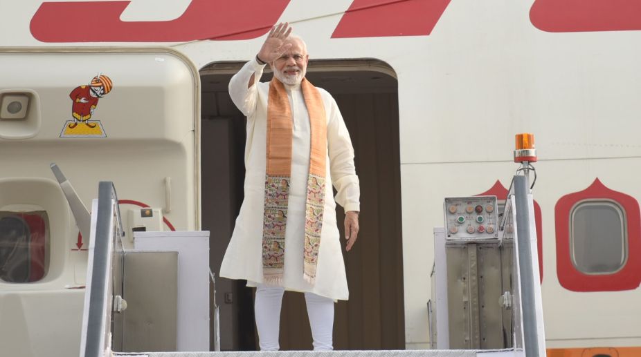 Modi in Wuhan, set for talks with Xi