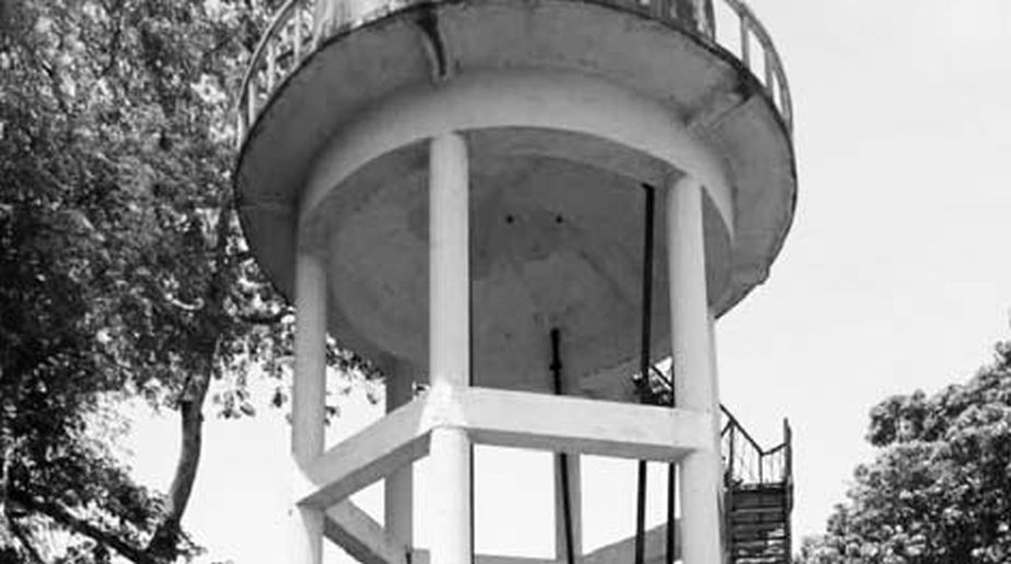 Overhead water tank without lid in Bolangir village, people’s health at risk
