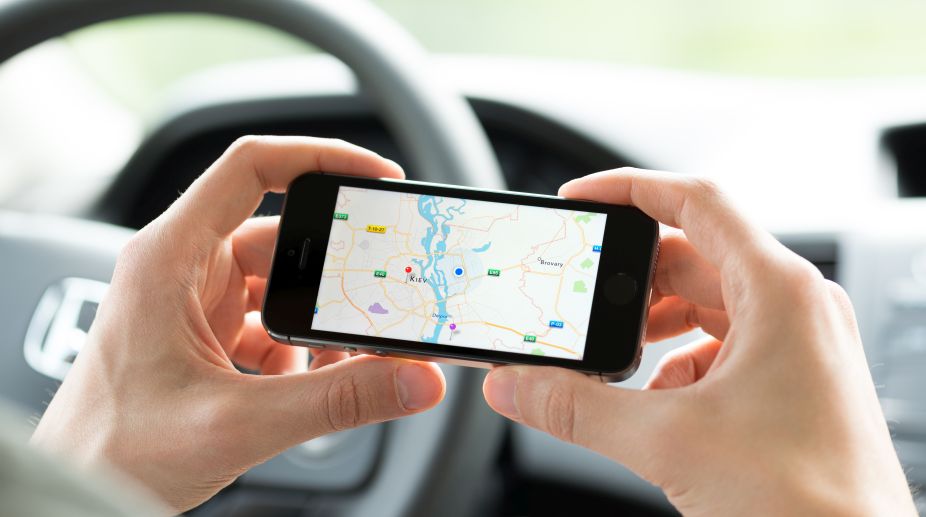Google Maps testing landmark-based navigation to tell directions