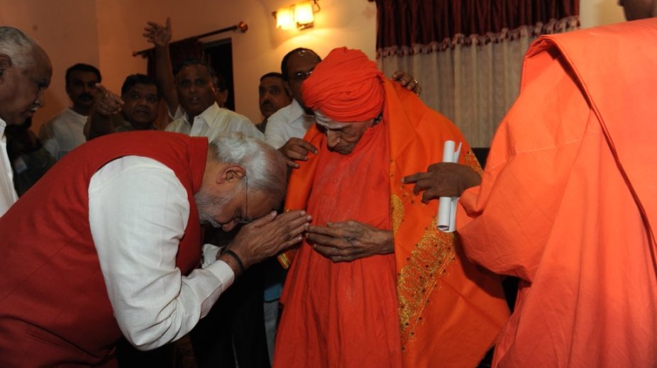 Modi, top BJP leaders greet Ligayat seer Sivakumar Swami on 111th birthday