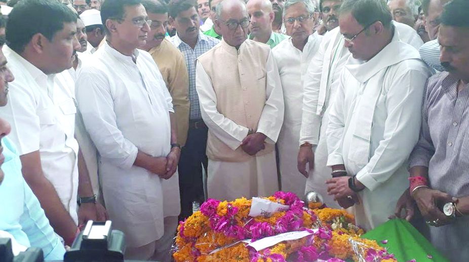Tributes paid to veteran MP Cong leader