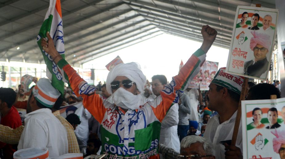Congress sounds bugle for 2019 polls at Jan Aakrosh Rally
