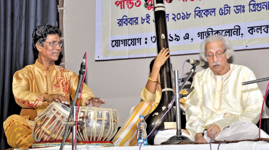 Pandit Amiya Ranjan Bandopadhyay with Sujit Saha
