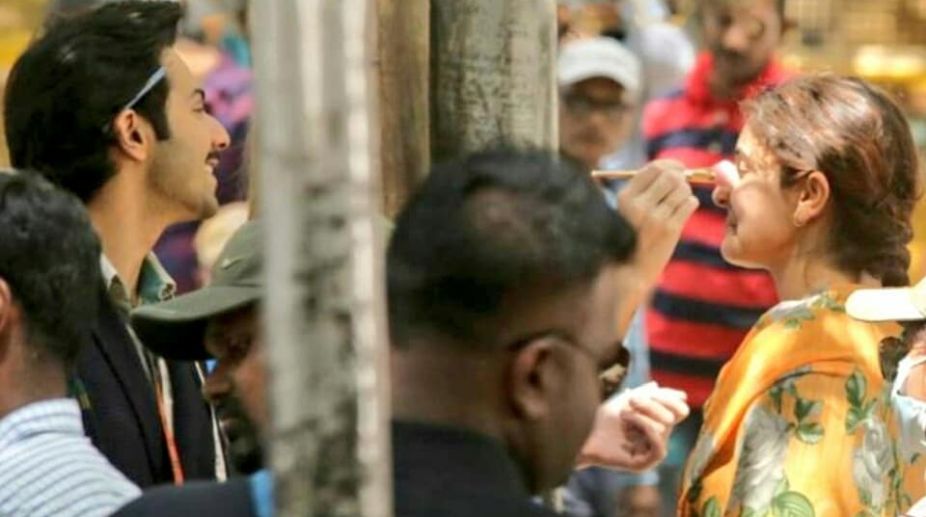 Anushka Sharma, Varun Dhawan’s Sui Dhaaga shooting snaps are worth a look