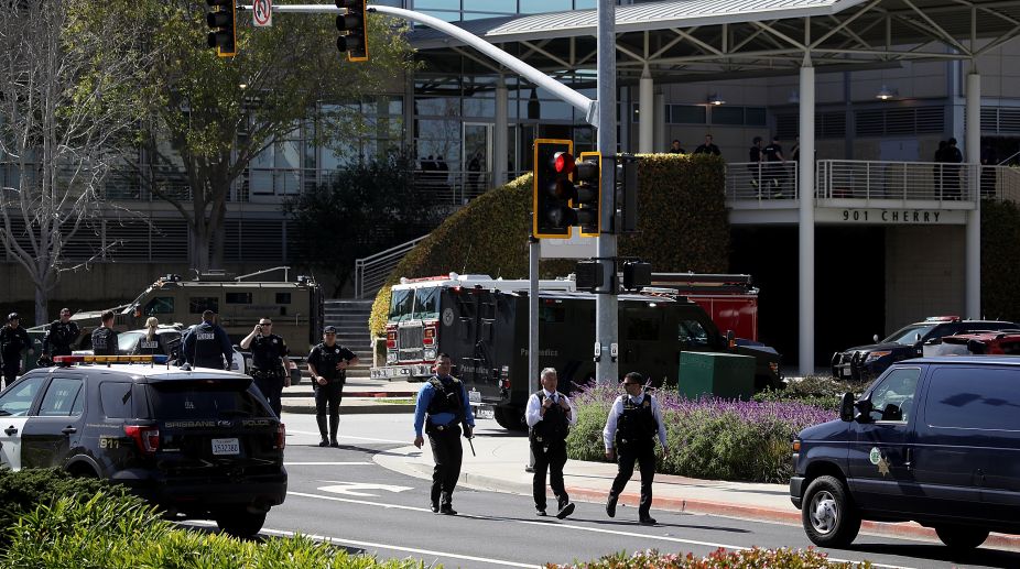 Shooting at YouTube headquarters, woman injures 3 before killing self