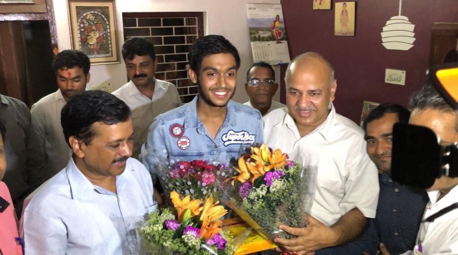 Arvind Kejriwal, Manish Sisodia meet Delhi’s CBSE Class 12 toppers