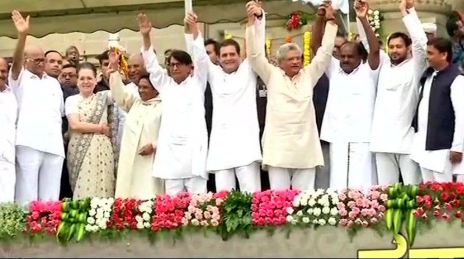 HD Kumaraswamy takes oath, Opposition leaders display massive show of strength