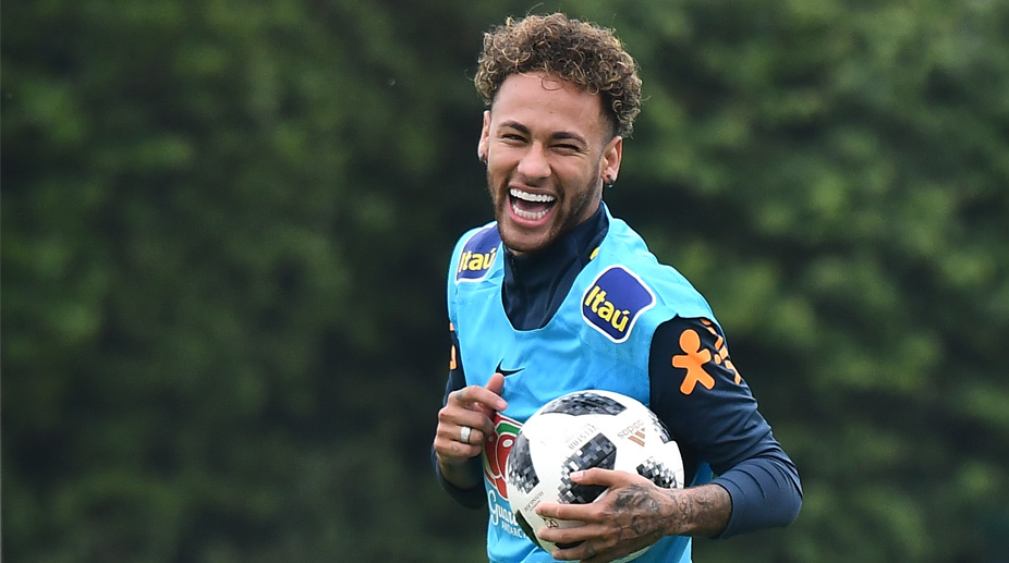 2018 FIFA World Cup | Watch: Neymar sells Philippe Coutinho dummy in Brazil rondo