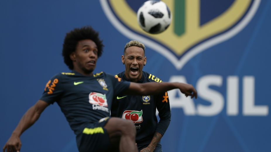 Brazil’s Neymar leaves practice with ankle pain
