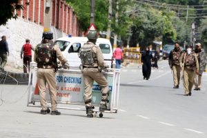 Internet suspended, restrictions imposed as Separatists call for strike in Srinagar