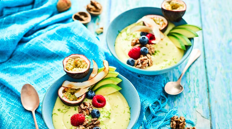 * Tropical mango, walnut and turmeric smoothie bowl
