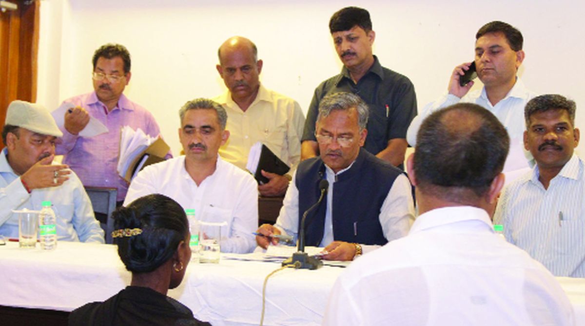 Uttarakhand CM loses temper in Janata Milan programme
