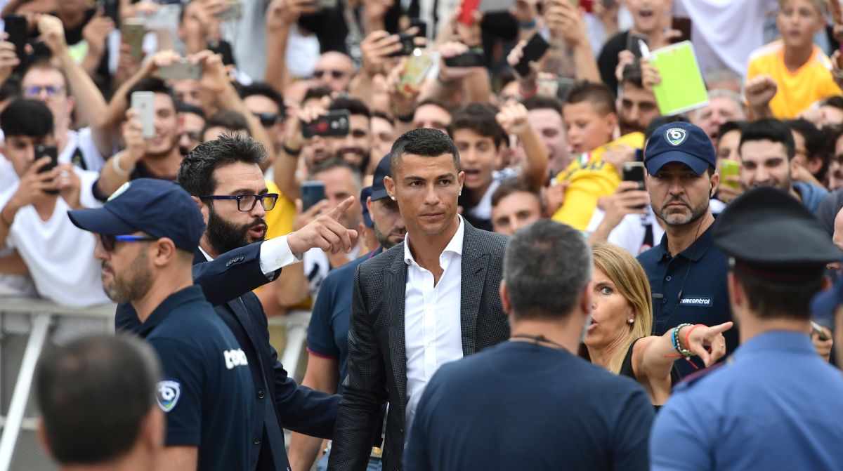 Cristiano Ronaldo hails 'amazing' Juventus fans for standing ovation in  Turin