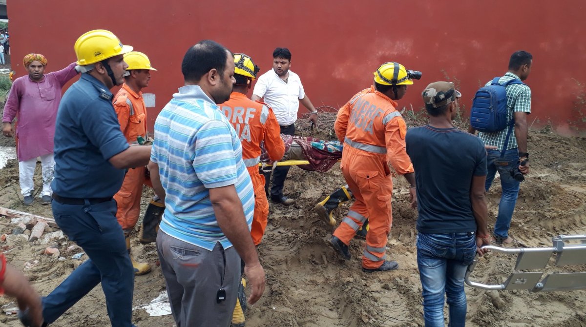One killed, several injured as building collapses in Ghaziabad