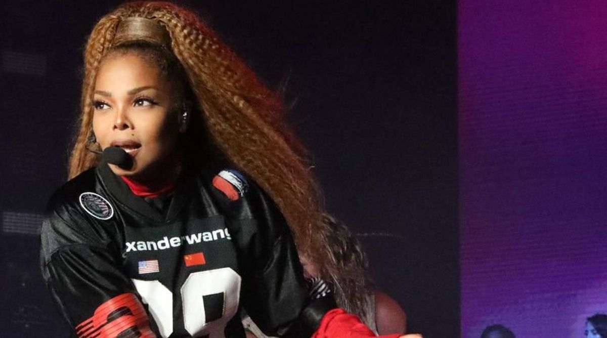 Janet Jackson returns to stage with a bang