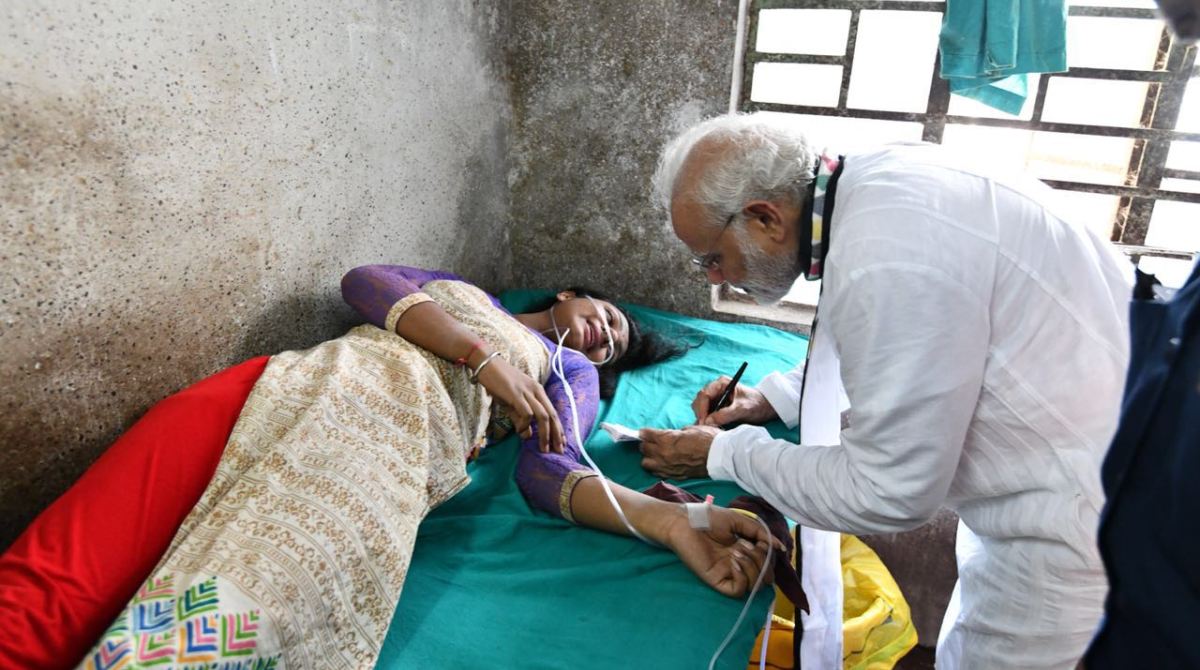 Midnapore | PM Modi meets victims after tent collapses during his rally  