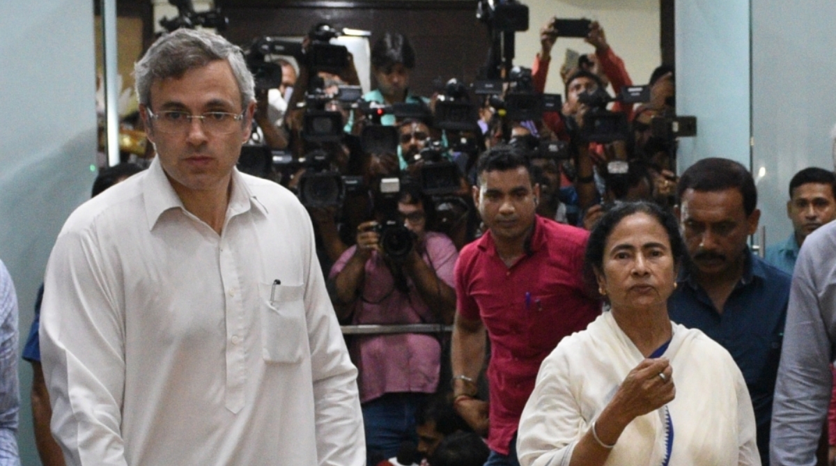 Omar Abdullah bats for ‘federal front’ with Mamata Banerjee to take on BJP in 2019