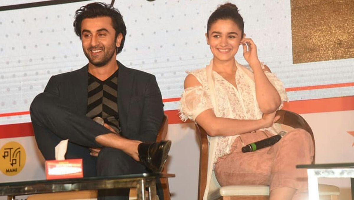 Ranbir Kapoor plays a perfect gentleman to Alia