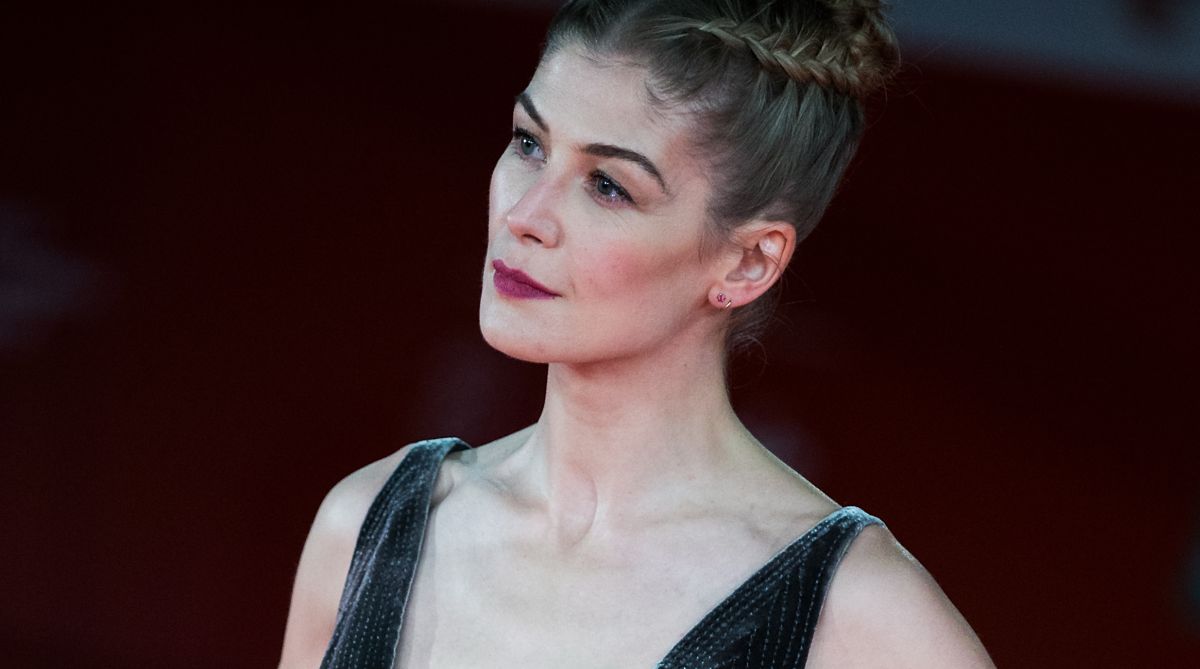 Rosamund Pike on how male actors from ‘The Wheel of Time’ dieted for nude scene