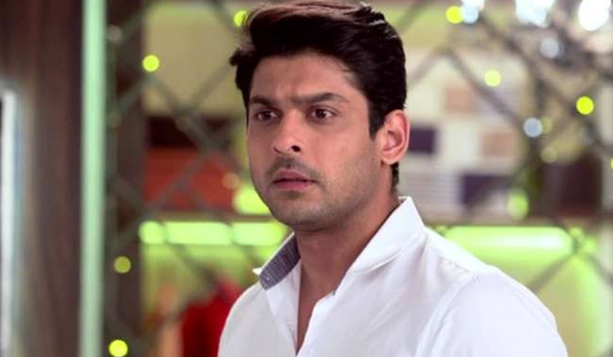 Watch | Actor Siddharth Shukla loses control over his BMW, hits cars; three injured