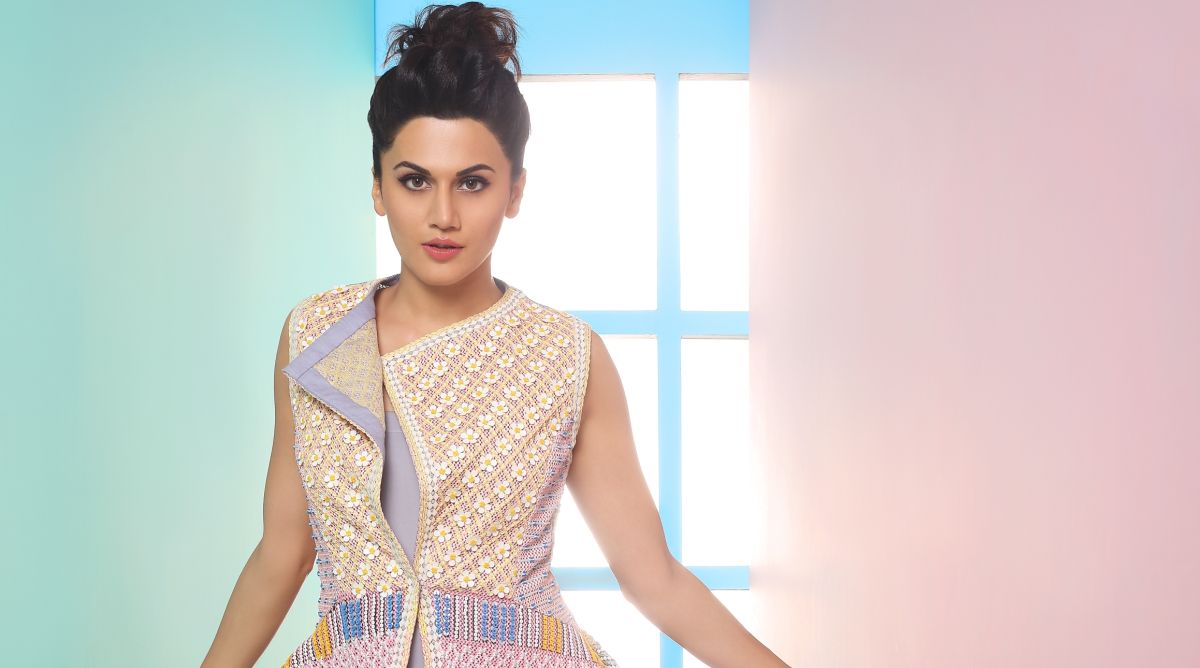 Taapsee screens Soorma for Badla team in Scotland