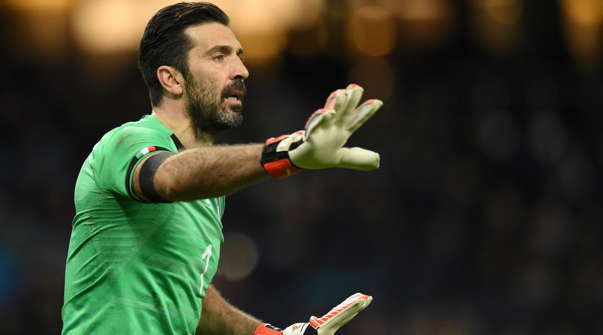 Gianluigi Buffon joins PSG for free on one year contract