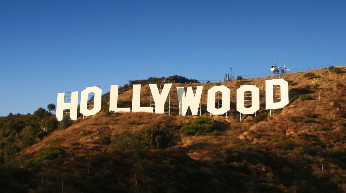 Warner Bros to make tramway to Hollywood sign