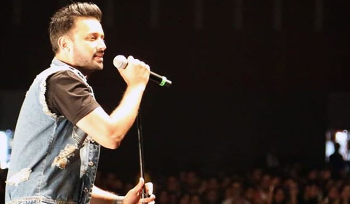 Atif Aslam trolled for singing Indian song at Pakistan Independence Day event