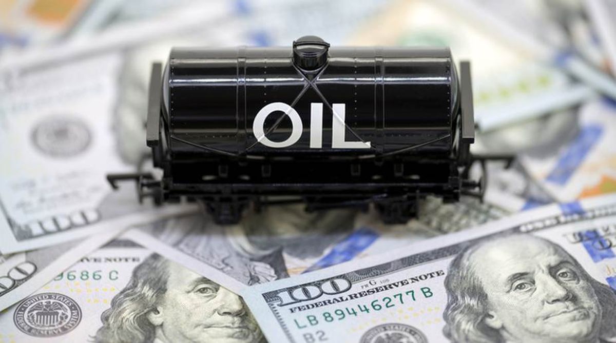 High crude oil prices drive rupee to fresh low