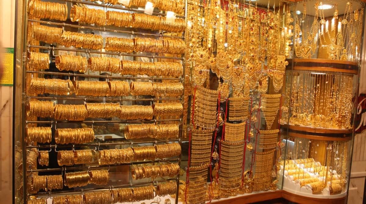 Gold remains higher on positive global cues, wedding demand