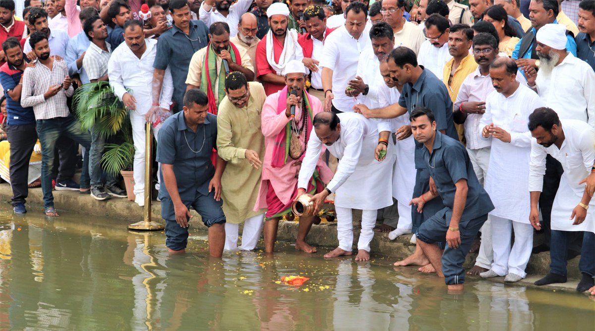 Vajpayee’s ashes immersed in Jharkhand’s Swarnrekha river