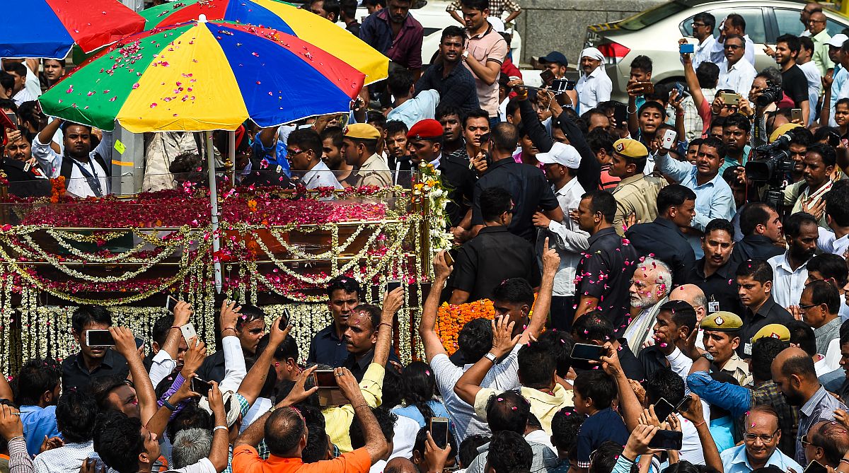PM Modi at Vajpayee funeral, walk