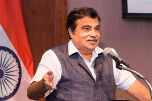 Fainted due to lack of oxygen, nothing to worry: Nitin Gadkari