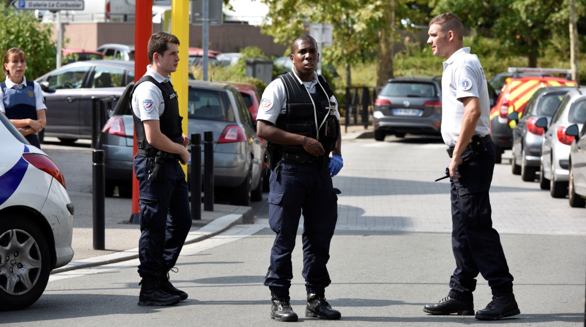Paris knife attack: Two killed, assailant dead