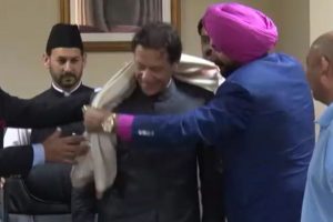 Case filed against Sidhu for hugging Pakistan Army Chief