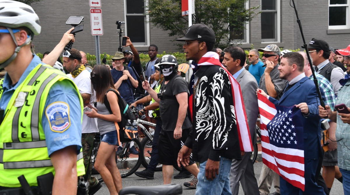 US white nationalists outnumbered in own rally