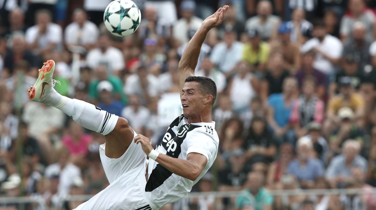 Watch: Cristiano Ronaldo sings like a choir boy in Juventus initiation