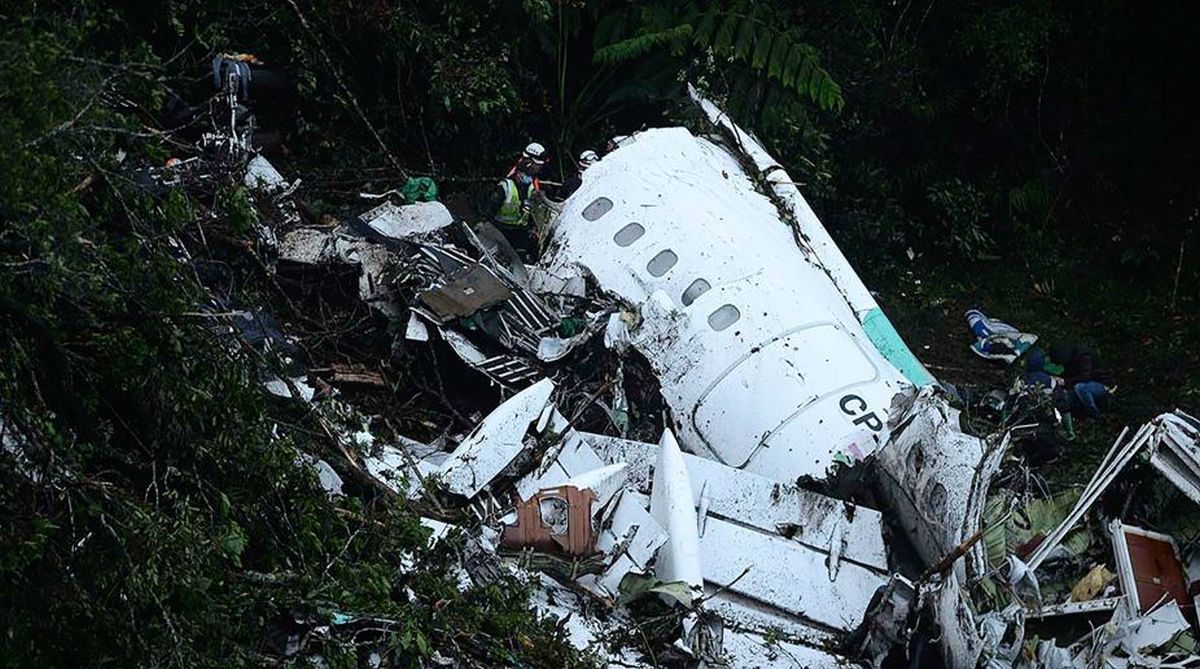 12 critically injured in Mexico plane crash