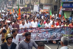 Bengal Bandh: BJP leaders take out protest marches | Train services disrupted