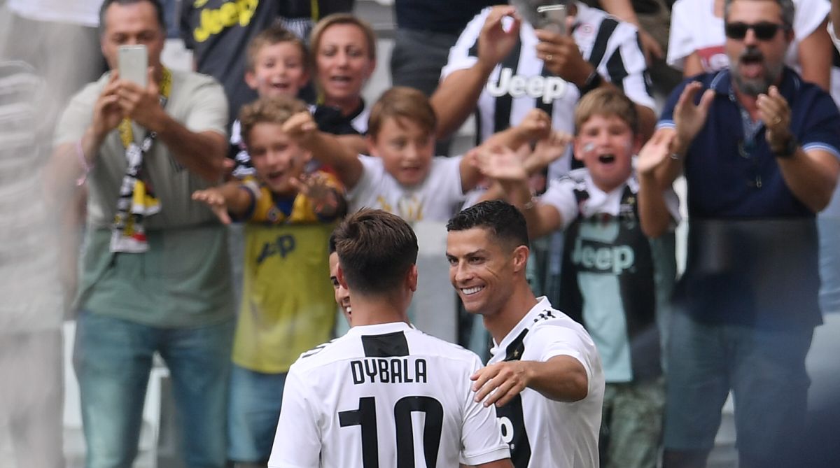 Juventus boss Massimiliano Allegri reacts to Cristiano Ronaldo breaking goal duck in Serie A