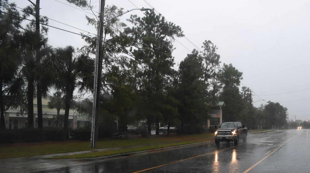 Hurricane Florence pounds US East Coast with heavy rain