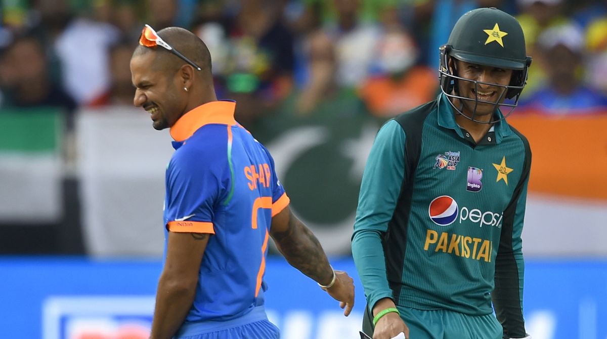 Watch: ‘Jiju’ Shoaib Malik acknowledge Indian fans during India-Pakistan clash