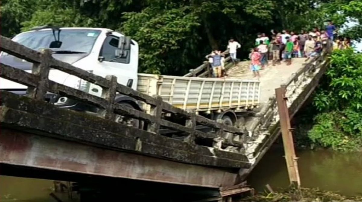 Another bridge collapses in West Bengal...West Bengal Minister Rabindranath Ghosh said that a truck driver got injured in the collapse and has been rushed to a hospital.